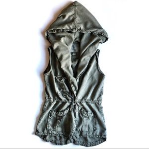Green cargo sleeveless vest with hoodie in large